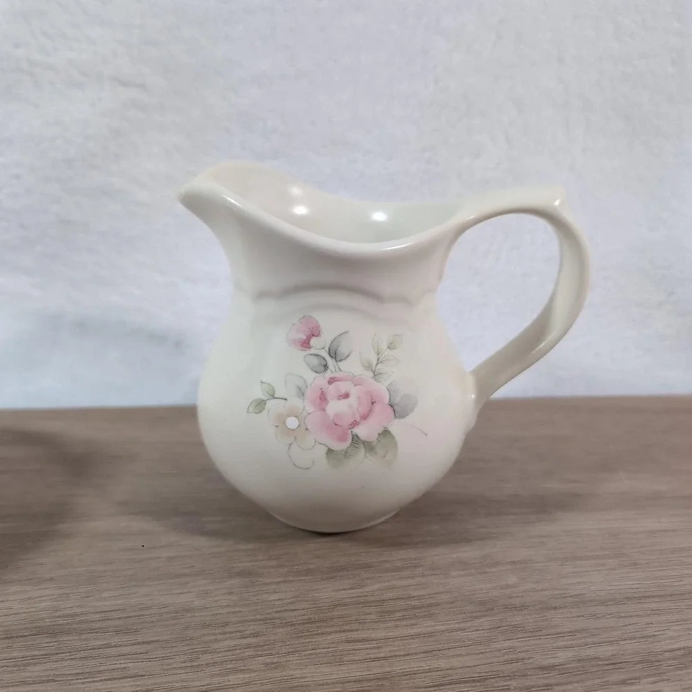 Vintage Pfaltzgraff Tea Rose Creamer & Sugar Bowl w Lid Pink Floral USA Stonewar